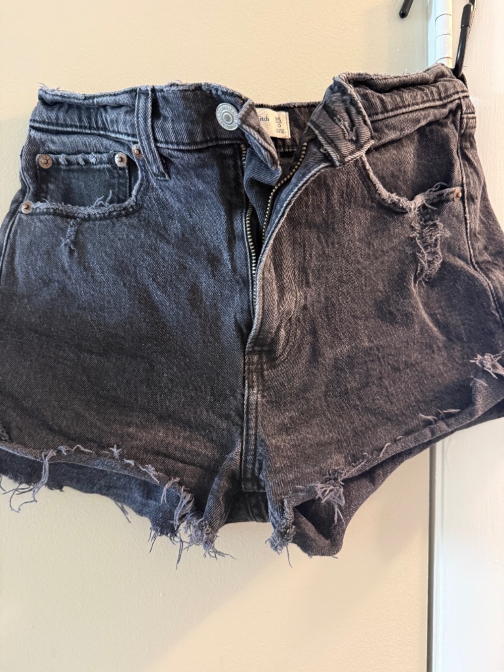 Abercrombie “ The Mom Short”